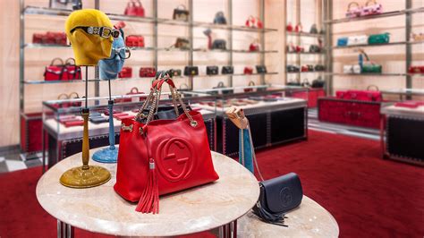 Gucci la vallee village outlet